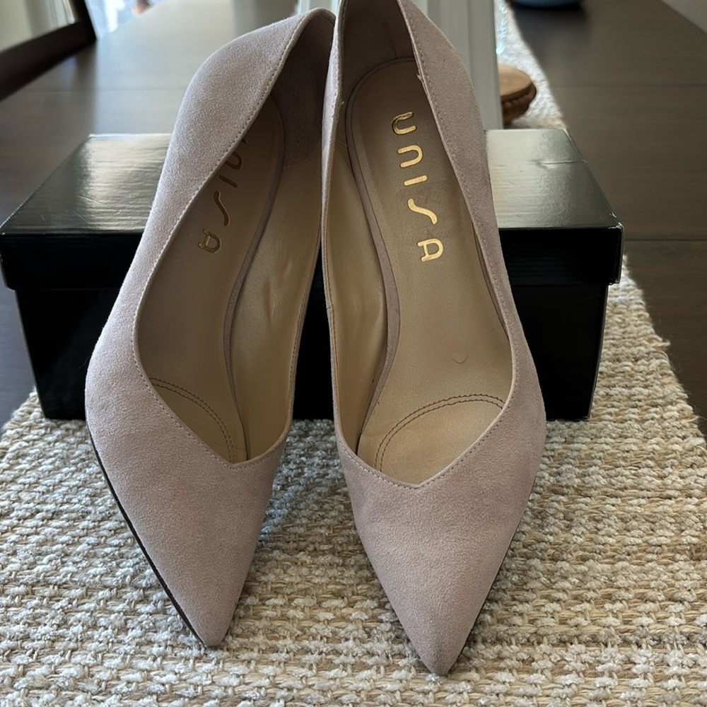 Light pink heels